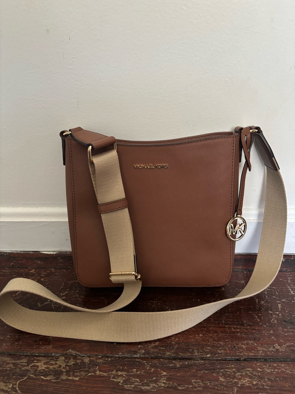 Michael Kors Jet Set Travel Small Messenger Bag Luggage